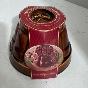 NEW WILLIAMS SONOMA CRANBERRY MOLD EASY RELEASE CERAMIC - ACORN